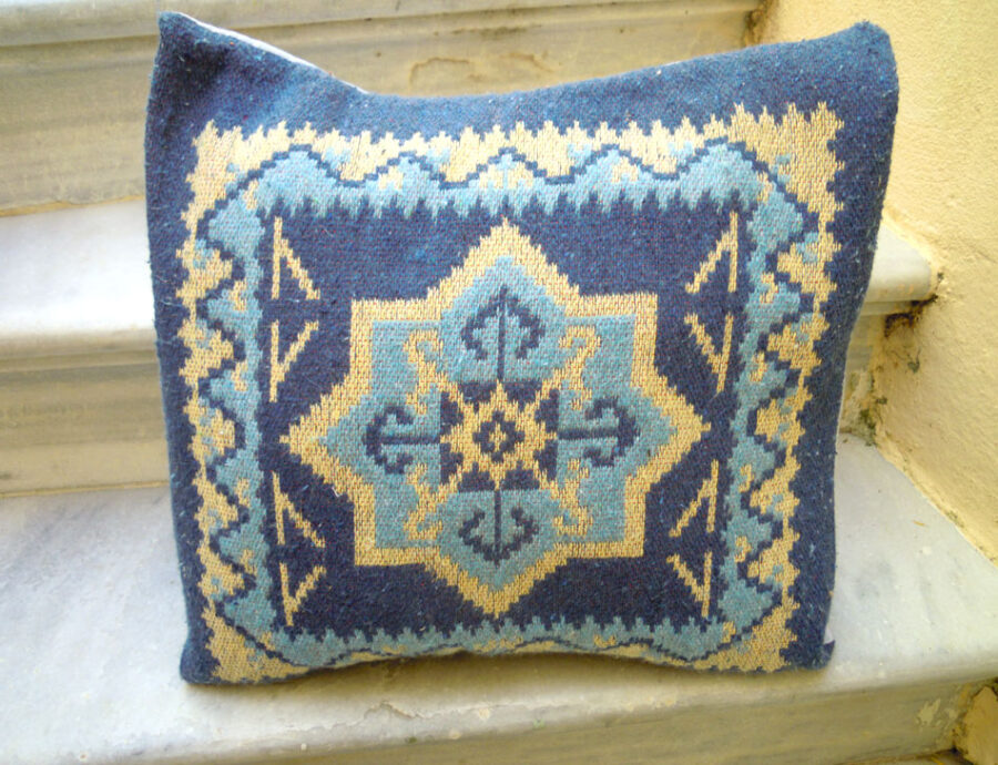 Woven traditional cushion cover